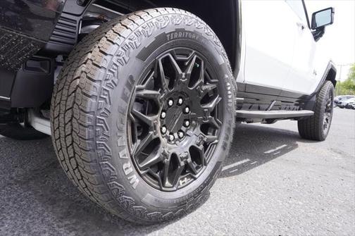 2025 GMC HUMMER EV SUV 2X