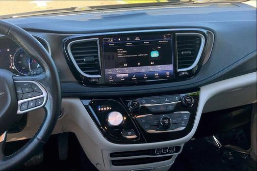 2021 Chrysler Pacifica Touring-L