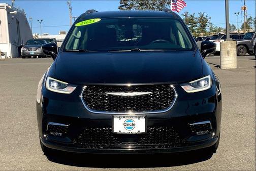2021 Chrysler Pacifica Touring-L