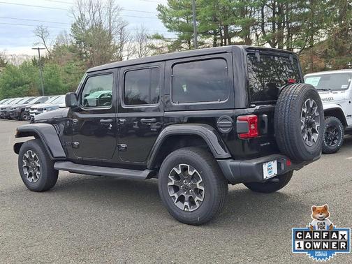 Black Clearcoat 2026 Jeep Wrangler Sahara