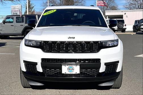 2023 Jeep Grand Cherokee L Laredo
