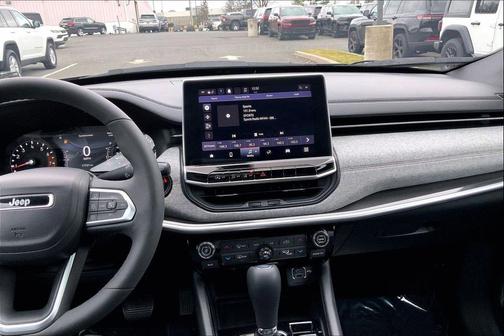 2023 Jeep Compass Latitude Lux