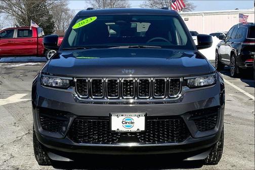 2023 Jeep Grand Cherokee Laredo