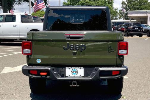 Sarge Green Clearcoat 2023 Jeep Gladiator Sport