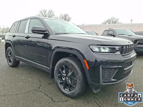 Diamond Black 2026 Jeep Grand Cherokee Laredo
