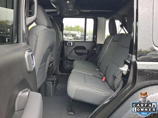 Black Clearcoat 2026 Jeep Wrangler Sport