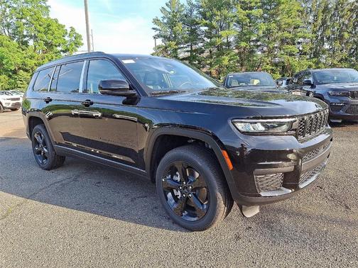 2025 Jeep Grand Cherokee L Laredo