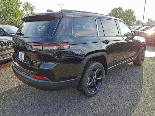 2025 Jeep Grand Cherokee L Laredo