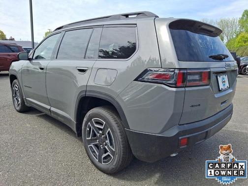 Sting Gray Clearcoat 2026 Jeep Cherokee LAREDO/LIMITED