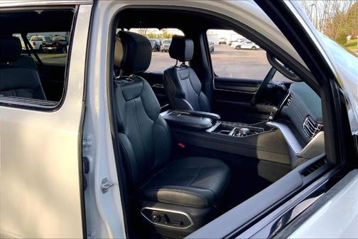 2023 Jeep Wagoneer L Series III