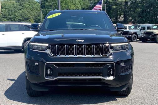Diamond Black 2025 Jeep Grand Cherokee Overland