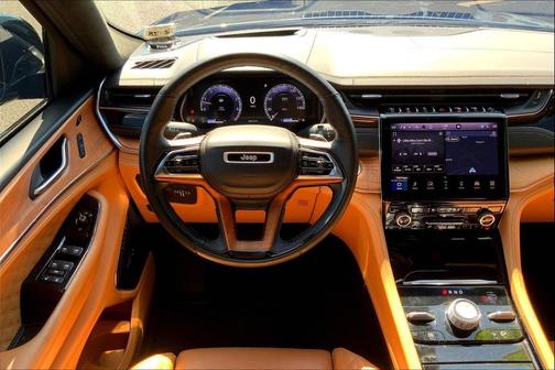 2023 Jeep Grand Cherokee Summit