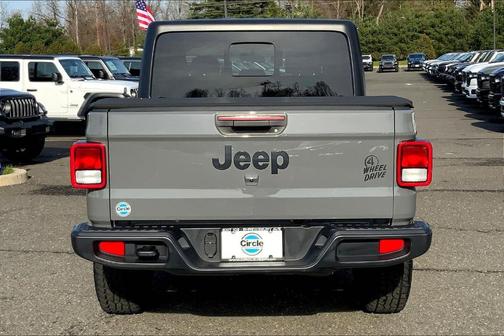 Sting Gray Clearcoat 2023 Jeep Gladiator Sport