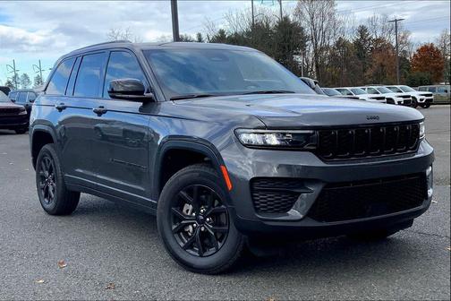 2025 Jeep Grand Cherokee Laredo