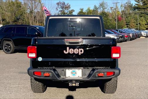 Black Clearcoat 2023 Jeep Gladiator Mojave