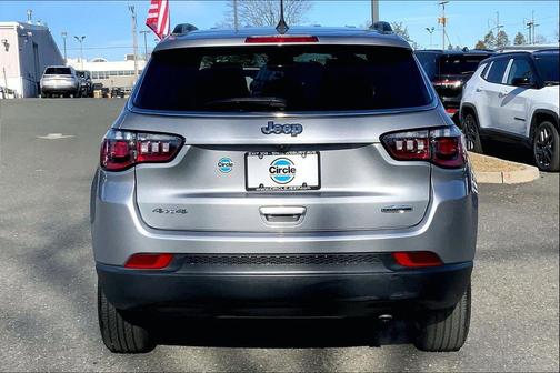 2022 Jeep Compass Latitude Lux