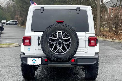 Bright White Clearcoat 2025 Jeep Wrangler Sahara