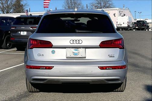 2018 Audi Q5 2.0T Premium Plus