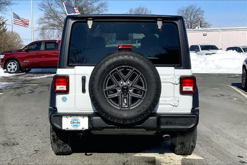 2024 Jeep Wrangler Sport