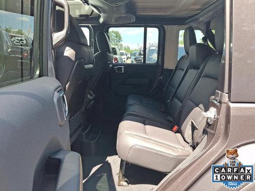 Granite Crystal Clearcoat Metallic 2026 Jeep Wrangler Sahara