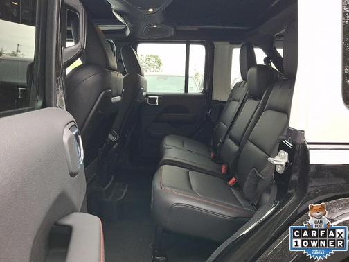 Black Clearcoat 2026 Jeep Wrangler Rubicon