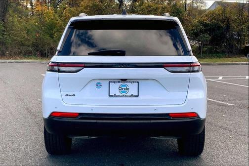 2024 Jeep Grand Cherokee Laredo