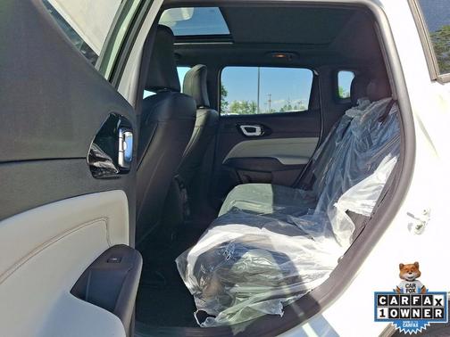 Bright White Clearcoat 2026 Jeep Compass Limited