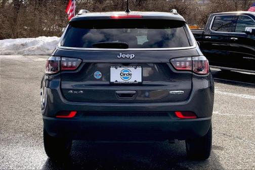 2022 Jeep Compass Latitude Lux