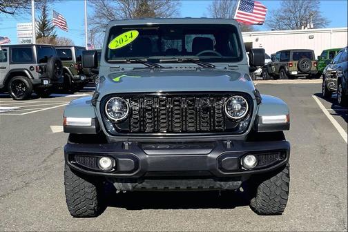 2024 Jeep Gladiator Sport