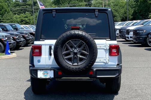 Bright White Clearcoat 2024 Jeep Wrangler Sport