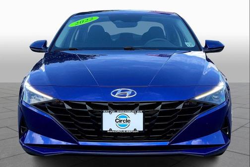 2022 Hyundai ELANTRA SE