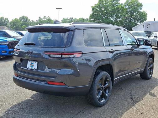 2025 Jeep Grand Cherokee L Laredo