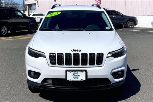 2023 Jeep Cherokee Altitude Lux