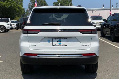 2024 Jeep Grand Cherokee Laredo