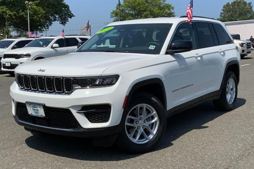 2024 Jeep Grand Cherokee Laredo