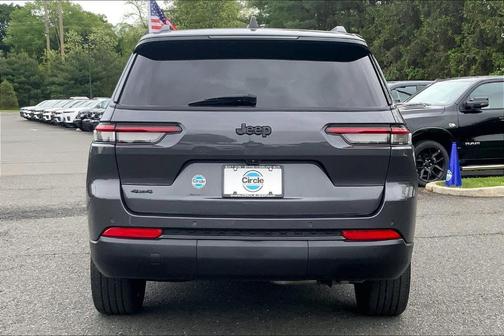 Metallic 2023 Jeep Grand Cherokee L Laredo