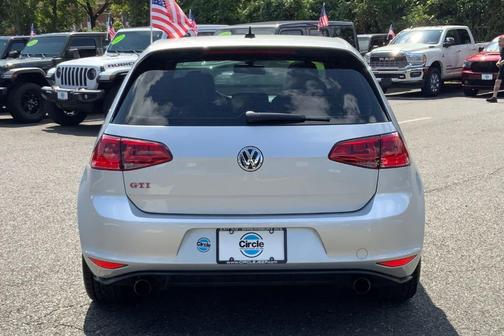 2017 Volkswagen Golf GTI SE 4-Door