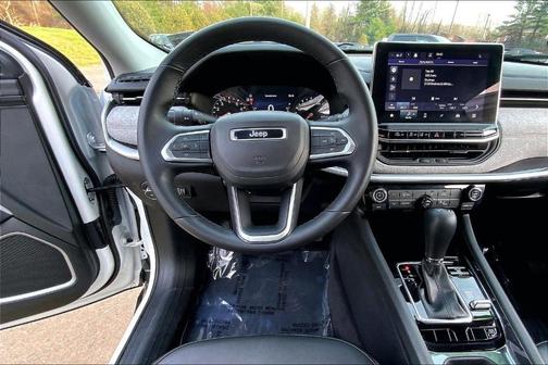 Bright White Clearcoat 2022 Jeep Compass Latitude Lux