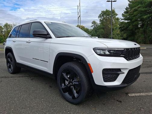 2025 Jeep Grand Cherokee Laredo