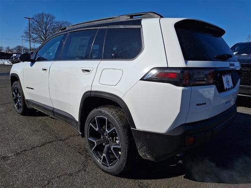 2026 Jeep Cherokee Overland