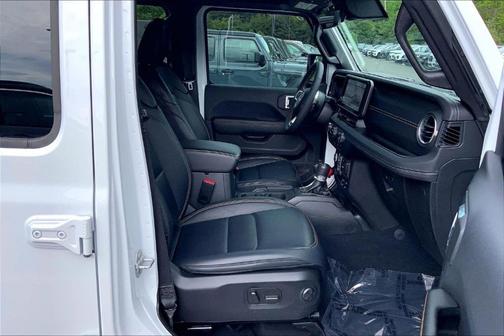 Bright White Clearcoat 2025 Jeep Wrangler Sahara