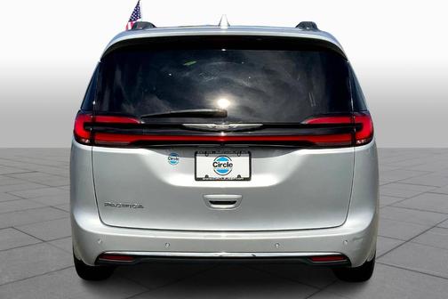 2022 Chrysler Pacifica Touring-L