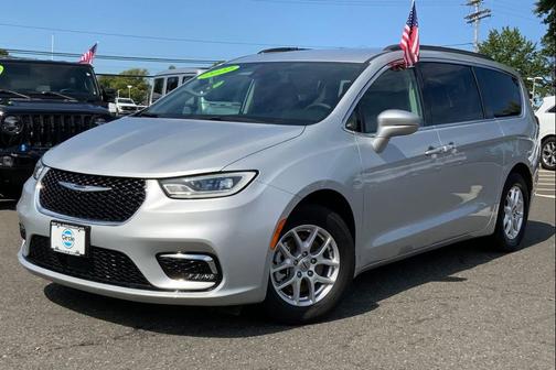 2022 Chrysler Pacifica Touring-L