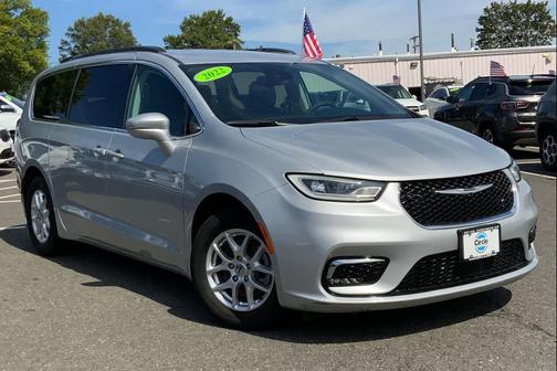 2022 Chrysler Pacifica Touring-L