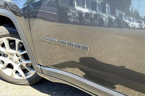 2023 Jeep Compass Latitude Lux