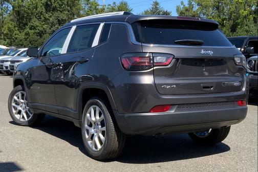 2023 Jeep Compass Latitude Lux