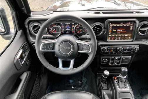 2023 Jeep Gladiator Overland