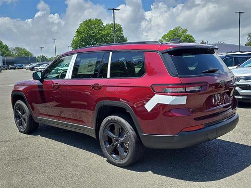 2025 Jeep Grand Cherokee L Laredo