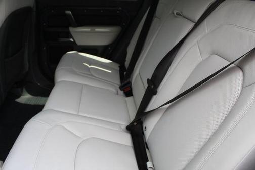2025 Land Rover Defender 110 P300