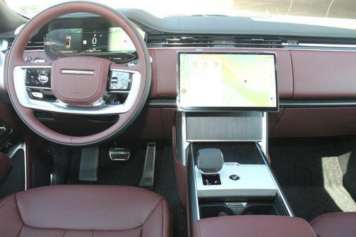 2025 Land Rover Range Rover P530 SE